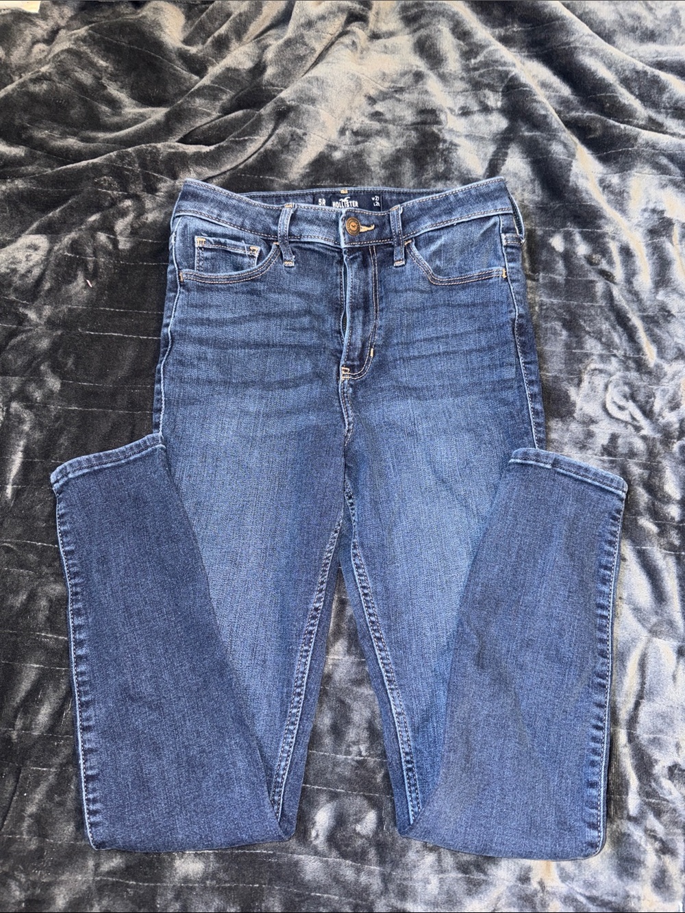 Hollister Skinny Jeans in Medium Blue Wash